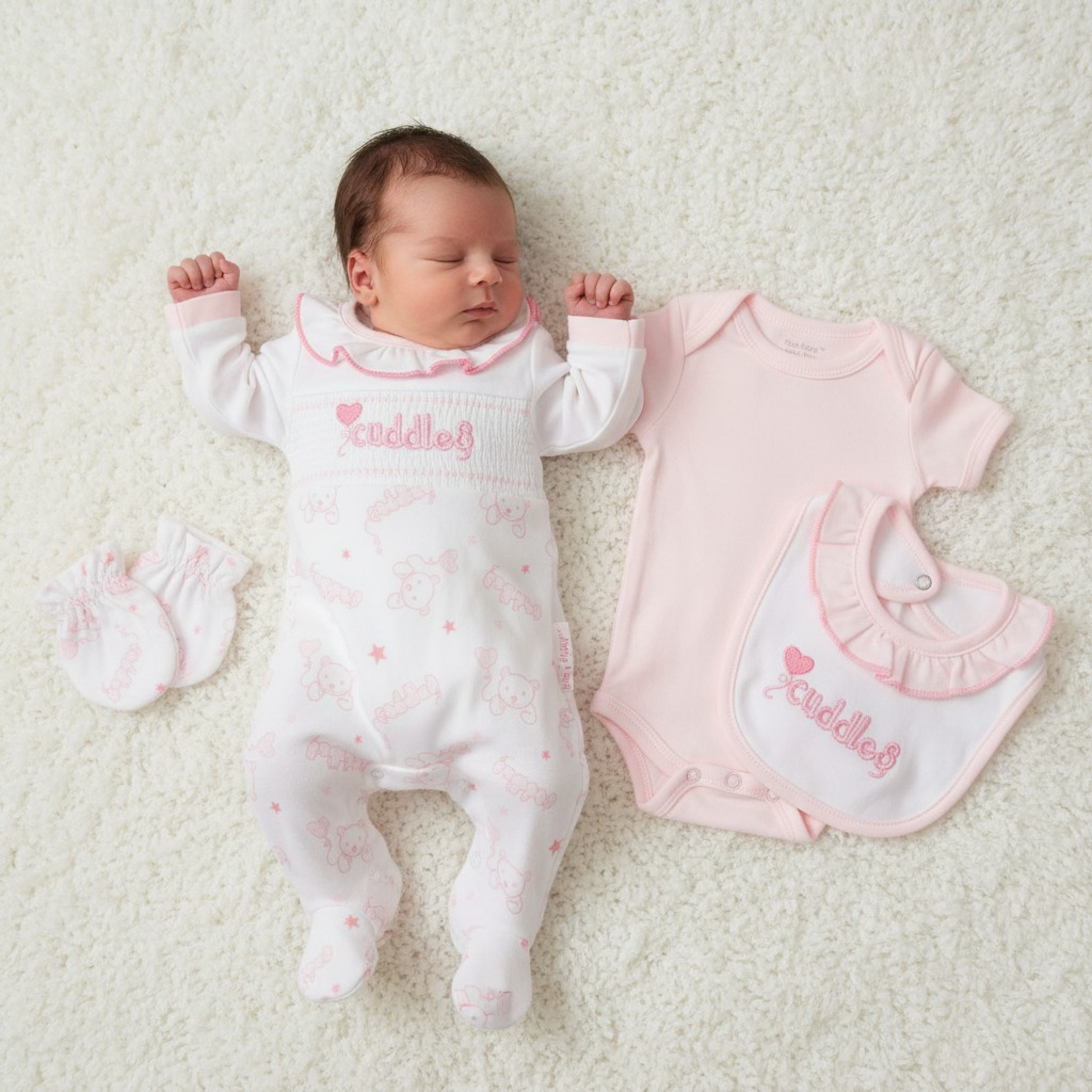 Smocked “Cuddles” 4 Piece Gift Set – by Tiny Chick (3–5 lbs)