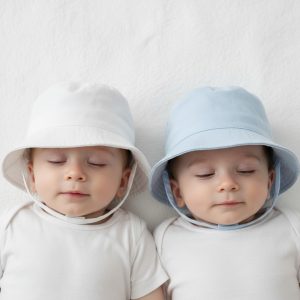 Bucket Hat with Chin Strap – by Pesci Baby (0–12 months)