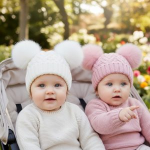 Zigzag Pom Pom Hat – by Pesci Baby (0–6 Months)