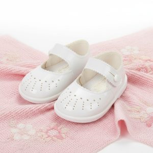 White Patent Punch Hole Detail First Walker Shoes – by Bay Pod / Early Days (Size 2–6)