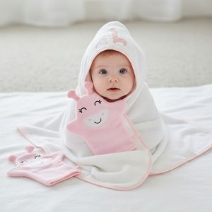 Pink Giraffe Hooded Towel & Wash Mitt – by Snuggle Baby (75 x 75cm)