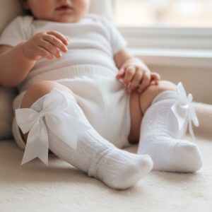 Elegance White Bow Knee Socks – by Soft Touch (0–6 Months