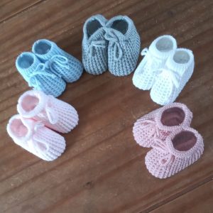Knitted Booties with Bow – by Soft Touch (Newborn)